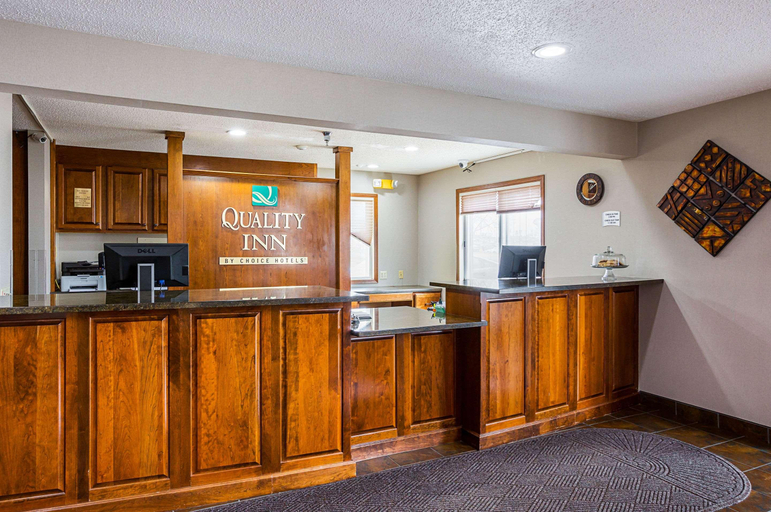 Public Area 2, Quality Inn Mitchell Area, Davison