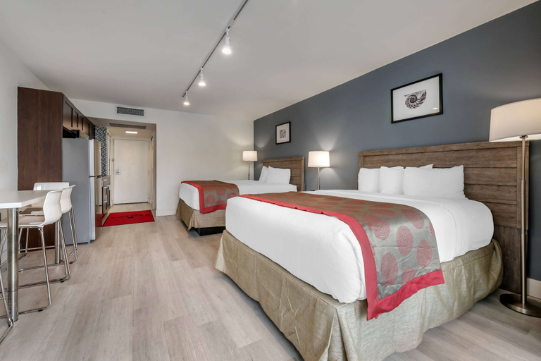 Bedroom 3, Ramada Plaza by Wyndham Marco Polo Beach Resort, Miami-Dade