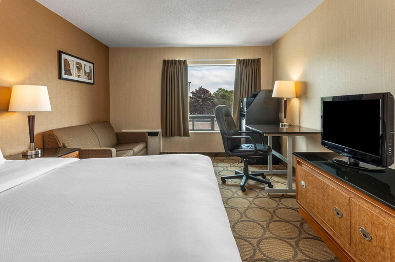 Bedroom 3, Comfort Inn - Parry Sound, Parry Sound
