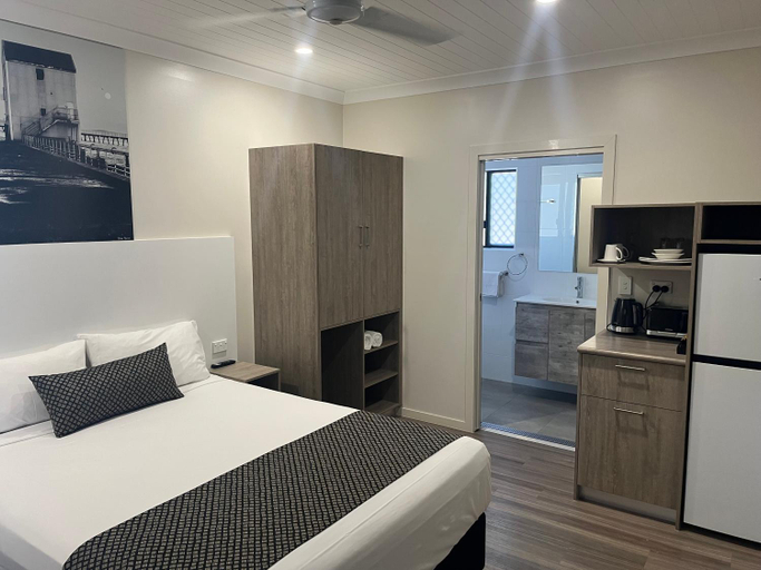 Bedroom 2, Lucinda Village, Hinchinbrook