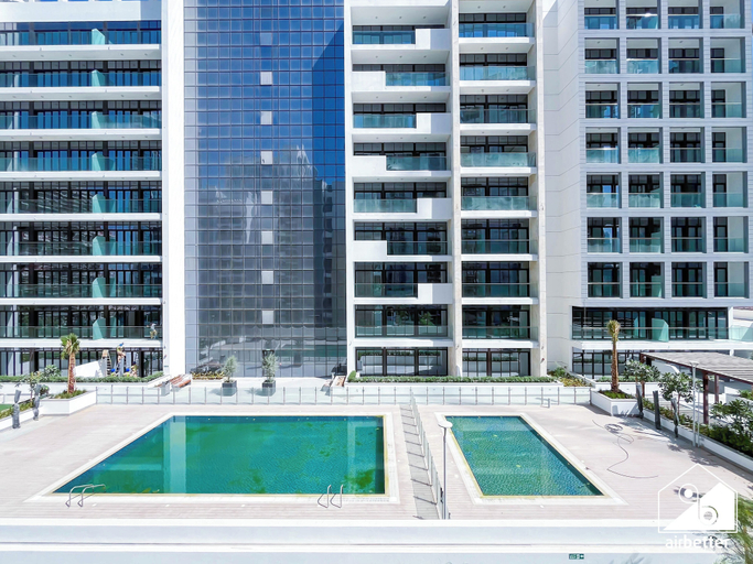 Sport & Beauty 4, Serenity Studio Pool Access & Balcony at Riviera, Dubai