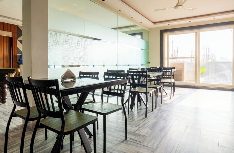 Food & Drinks 4, Housr Golf Course Road Phase 1 Metro, Gurgaon