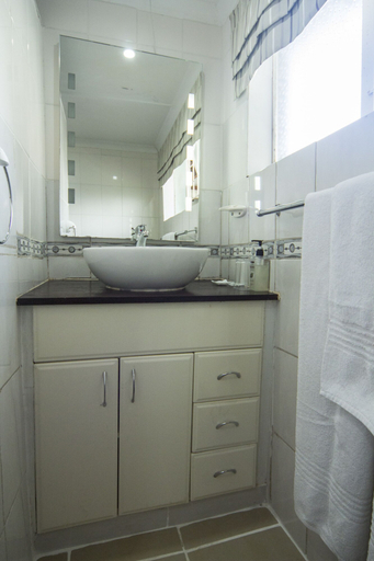 Bathroom 5, Matt's Rest B&B and Self Catering, Umgungundlovu