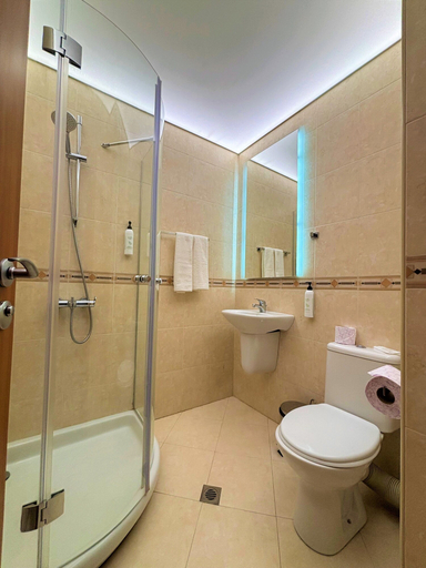 Bathroom 3, Dunav Apartment House, Stolichna