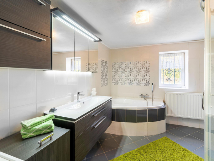 Bathroom 3, Lodge in Bohemia with Sauna and Bubble Bath, Sokolov