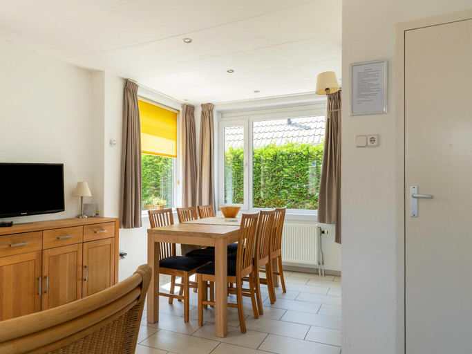 Others 5, Holiday home in Baarland with garden, Borsele