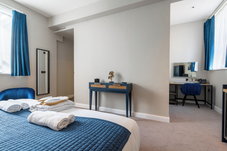 Bedroom 4, Above hotels, Lancashire