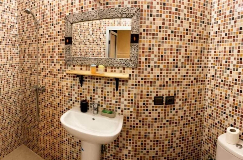 Bathroom 2, Riad Lalla Marrakech, Marrakech