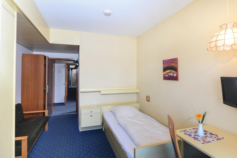 Bedroom 3, Pension Neustart, Biberach