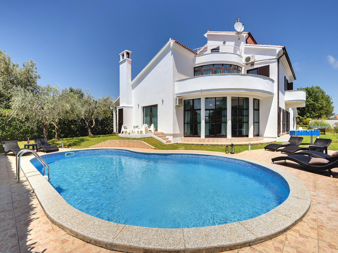 Sport & Beauty 2, Villa in Medulin with Private Pool, Medulin