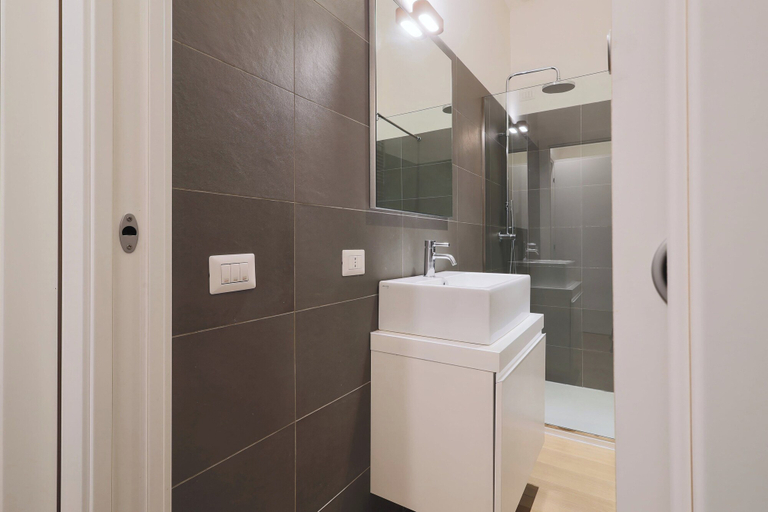 Bathroom 2, JOIVY Suite Corso Como 11 - Spiga Apt, Milano