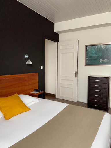 Bedroom 2, Hotel De France - Restaurant L'insolite, Finistère