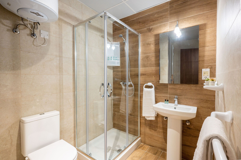 Bathroom 4, Islet Seafront Family Apartment, Saint Paul's Bay