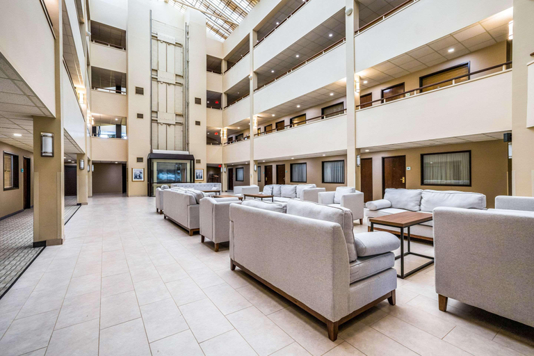 Public Area 3, Quality Suites Lansing West, Eaton