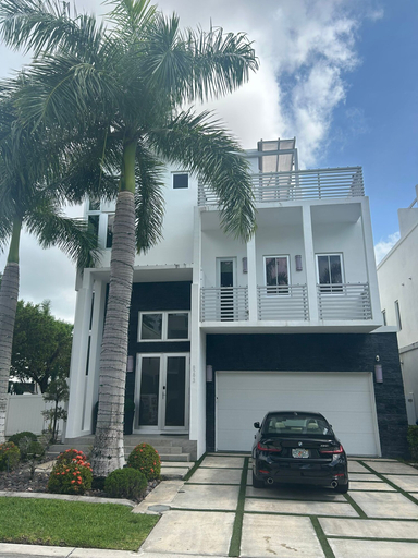 Exterior & Views 2, Oasis, Miami-Dade