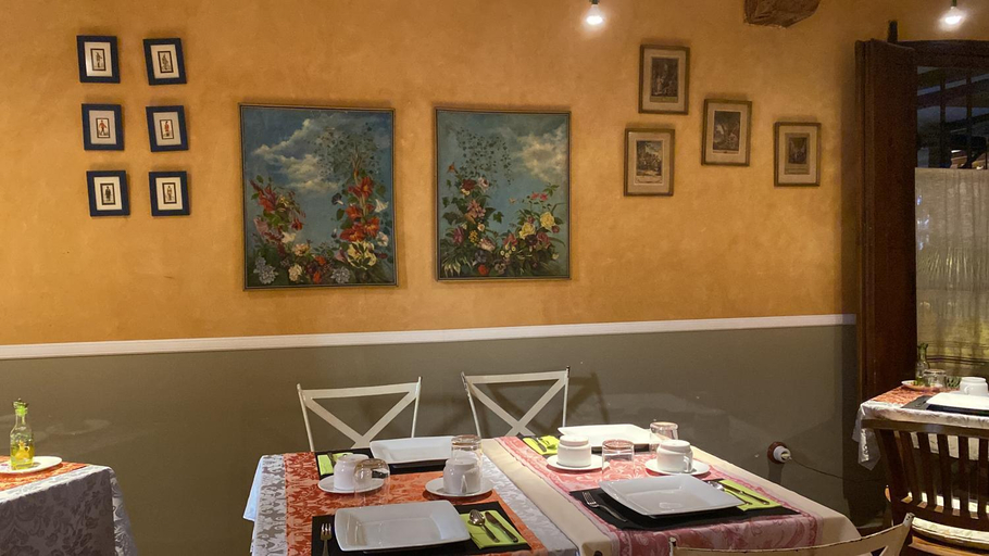 Food & Drinks, El Corral De Perorrubio, Segovia