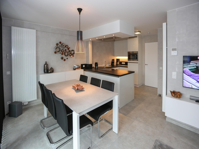 Others 5, Apartment in Middelkerke with Large Terrace, West-Vlaanderen