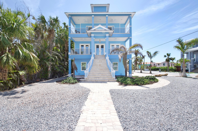 Exterior & Views 2, Blue Horizon, Lee