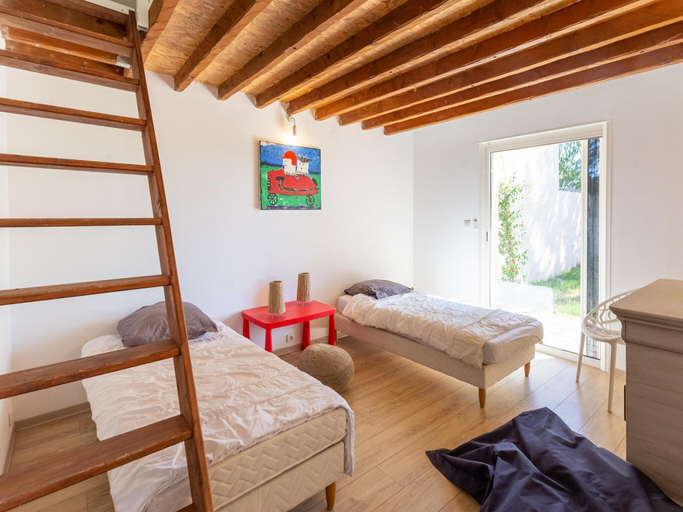 Others 2, Villa in La Crau with private pool, Var