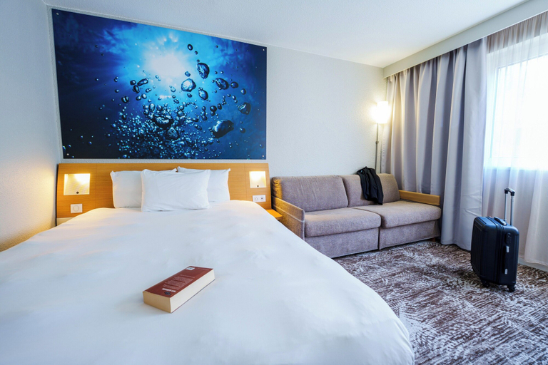 Bedroom 4, Novotel Saint-Avold, Moselle