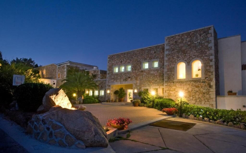 Exterior & Views 2, Hotel Petra Bianca, Olbia-Tempio