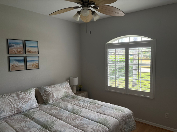 Room 2, Family Friendly - Private Pool - Sleeps 10, Lee