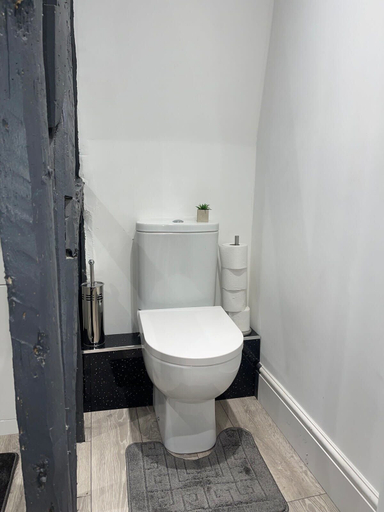 Bathroom 3, Abacus House Apartments, Cambridgeshire