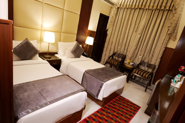 Bedroom 3, Wood Castle Hotel, Delhi
