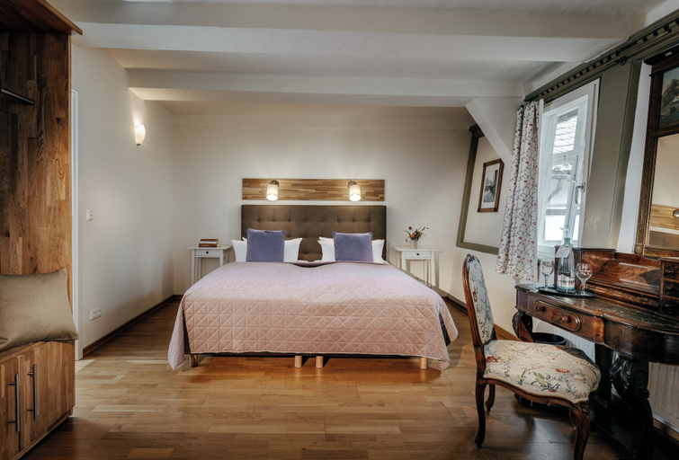 Bedroom 16