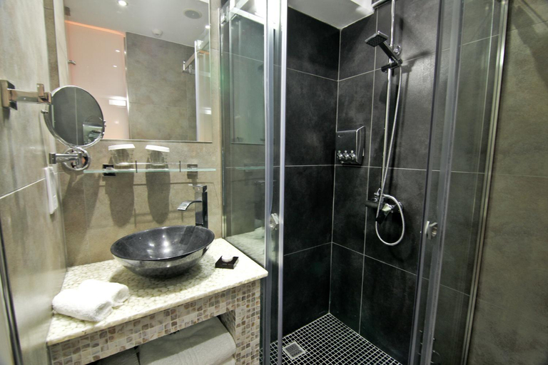 Bathroom 4, Achilleos Hotel, Larnaca