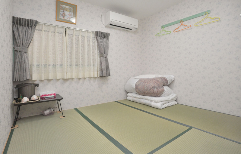 Bedroom 4, BJ Family Inn, Kyoto