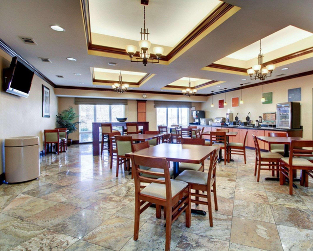Food & Drinks 5, Comfort Suites Vicksburg, Warren