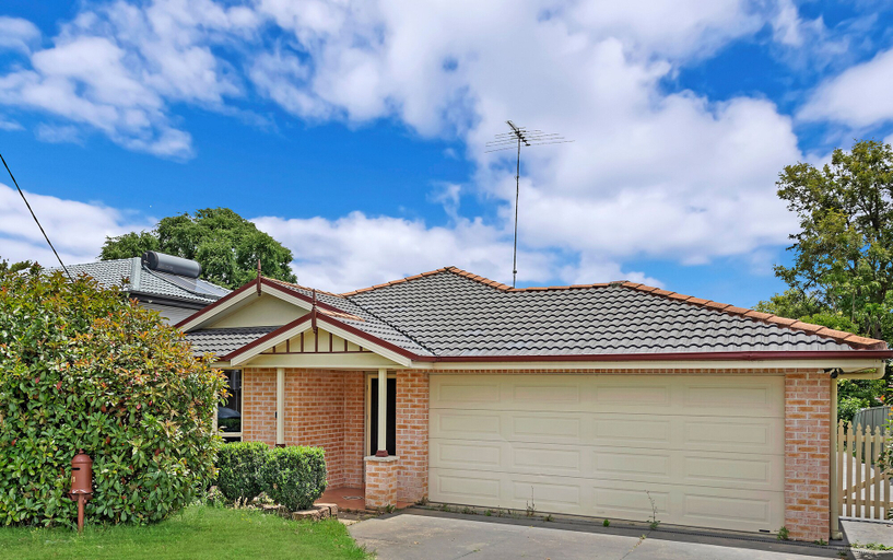 Exterior & Views 2, Kozyguru | Penrith | Cosy 4 Bed Holiday House, Penrith - West