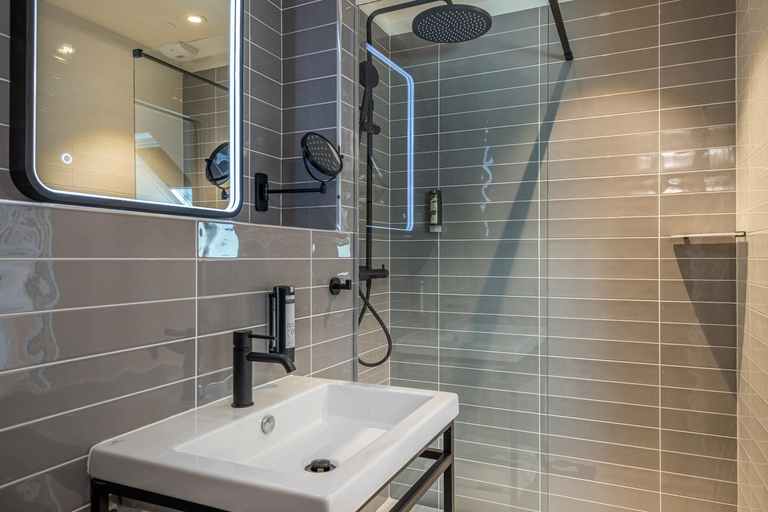 Bathroom 4, Ferdinand Hotel Tours, Indre-et-Loire