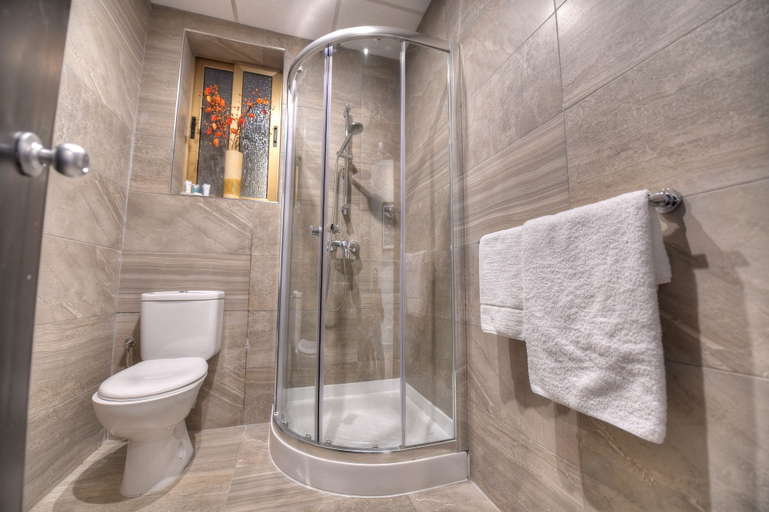 Bathroom 4, St Julian's Bay Hotel, St Julian's