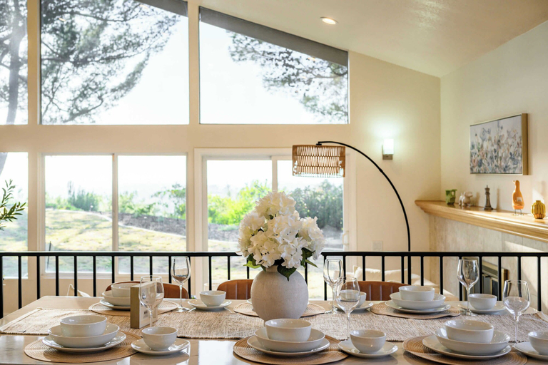 Food & Drinks 5, Spacious Retreat With Scenic Mountain Views, Orange