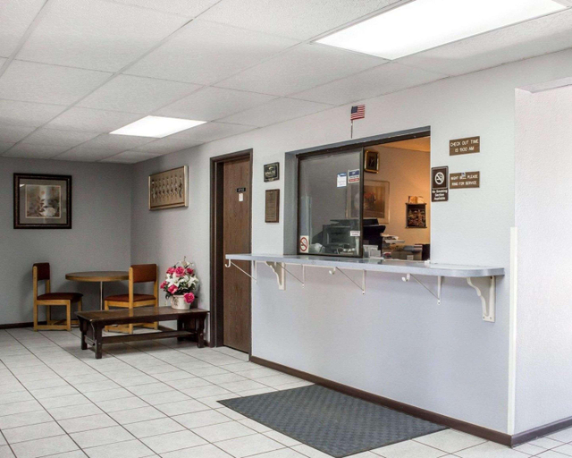 Public Area 3, Rodeway Inn Winslow I-40, Navajo