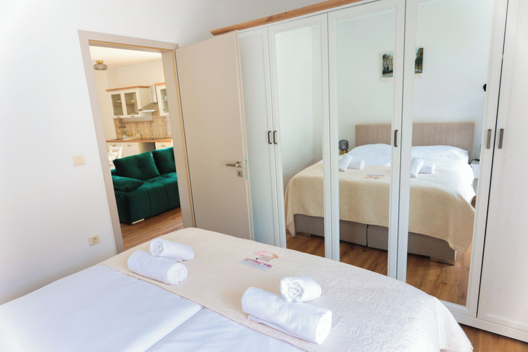 Bedroom 2, APART HOTEL ASTERIA, Ljubljana