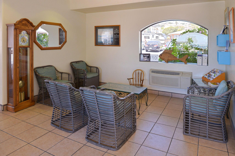 Public Area 2, Edgewater Inn And Suites, San Luis Obispo