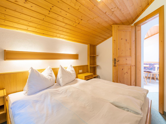 Bedroom 2, Chalet in Mittersill near Ski Slopes, Zell am See