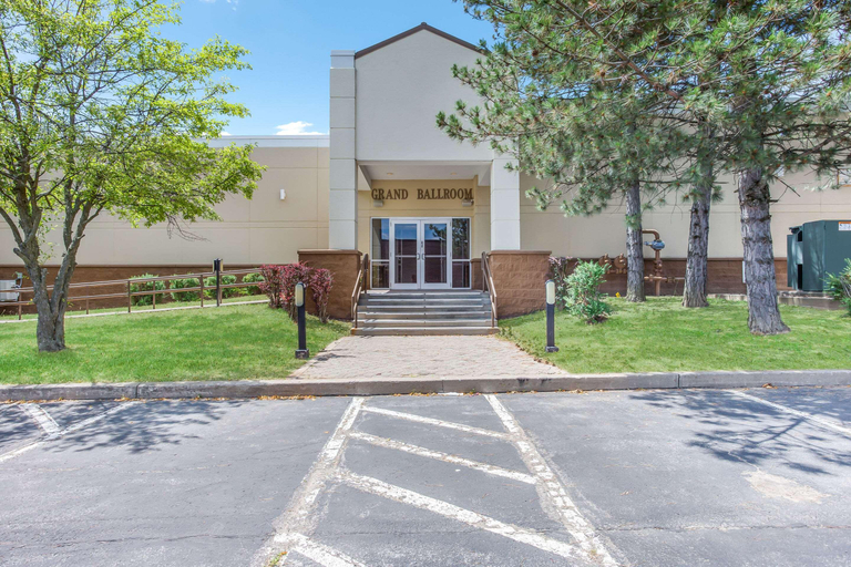Exterior & Views 2, Burrstone Inn, an Ascend Collection Hotel, Oneida
