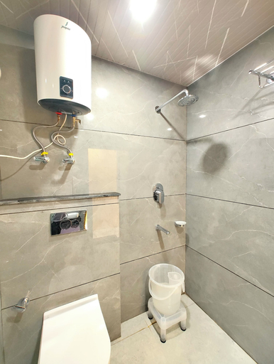 Bathroom 3, Hotel Sangita Lake View Nainital, Nainital