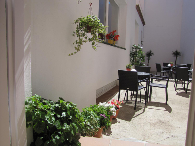 Others 4, Hotel Nou Estrelles, Girona