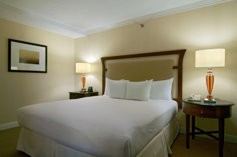 Bedroom 4, Hilton North Raleigh/Midtown, Wake
