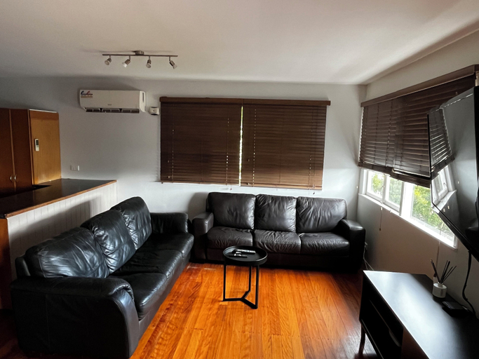 Others 5, Cedar Lookout, Wynnum