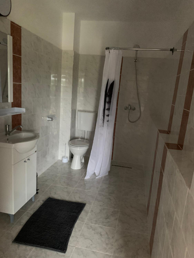 Bathroom 4, Weinesya Sunset Smida, Belis