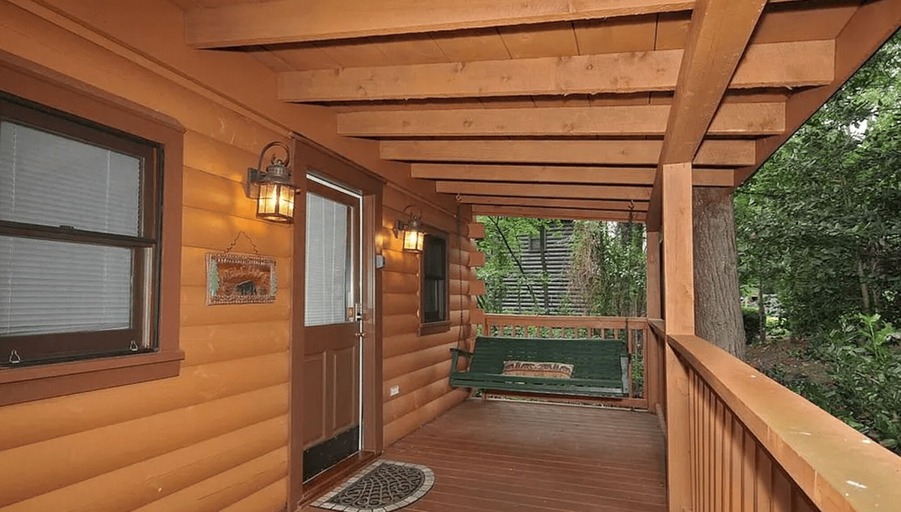 Room 4, Secluded Sweetheart Escape, Sevier