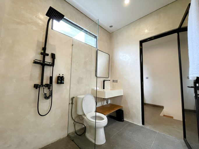 Bathroom 5, NewGem! Paradise Few Steps Away From Berawa Beach, Badung