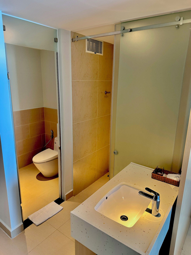 Bathroom 4, Haki Seaview, Cam Lâm