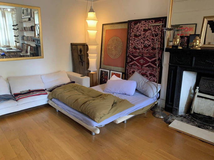 Room 2, London Apt - Sleeps 5 - Great Transport Links, London